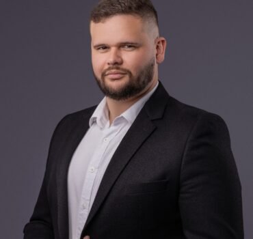 WhatsApp Image 2024 08 13 at 10.21.03 1 e1724424837276 Smart Fluid